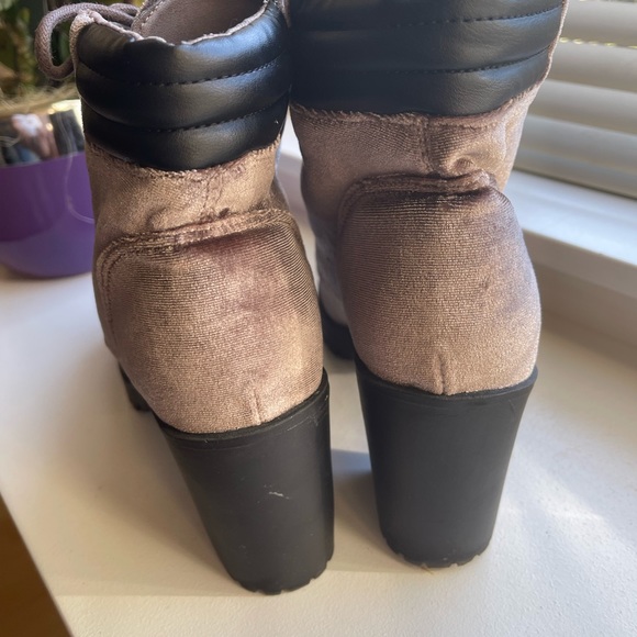 Heeled combat boots. - Picture 4 of 8